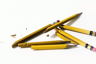 Home 2 1 potlood-kauwen tekstschrijvers-blok